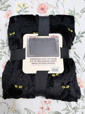 Viral Costco TikTok Halloween Black Cat Throw